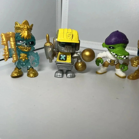 Treasure X Figurines Lot Of 5 Gold Mini Bot, King Gold, Crocky, - Picture 2 of 4